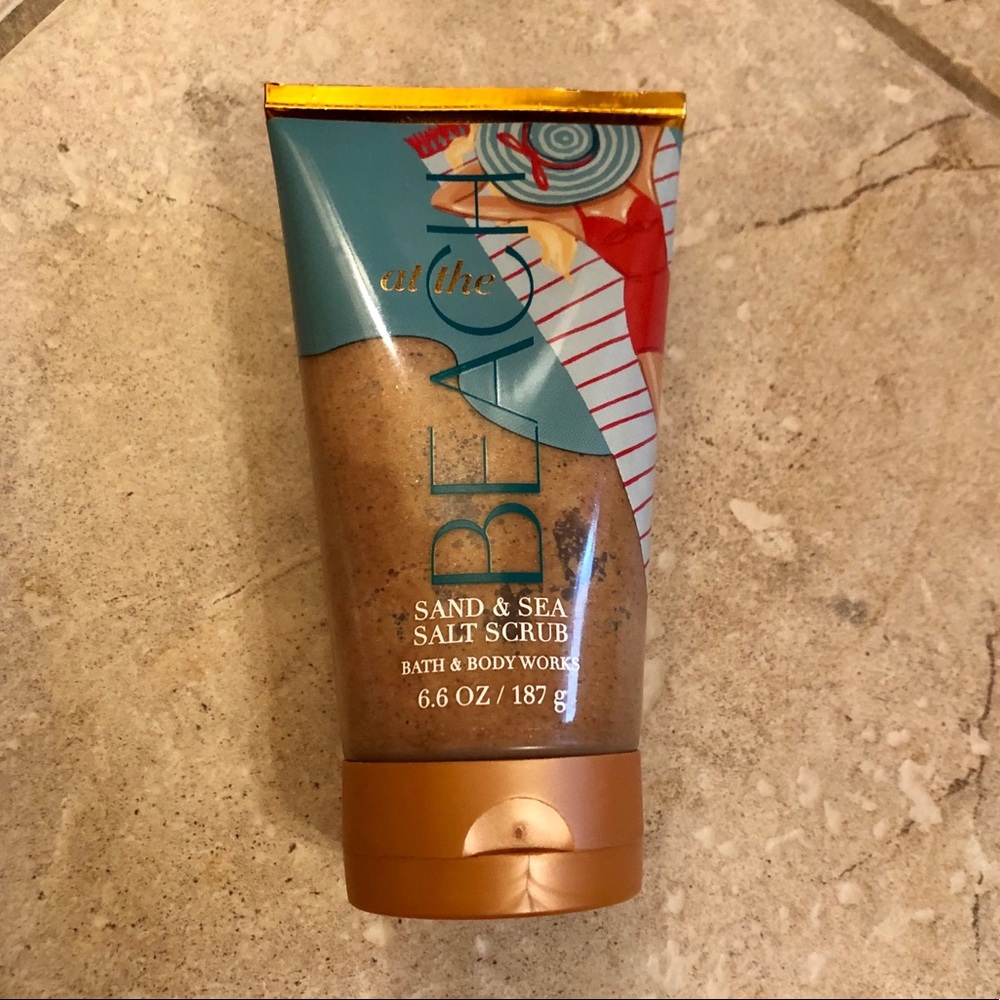 —SOLD—At The Beach Salt Scrub, Bath & Body Works🏖